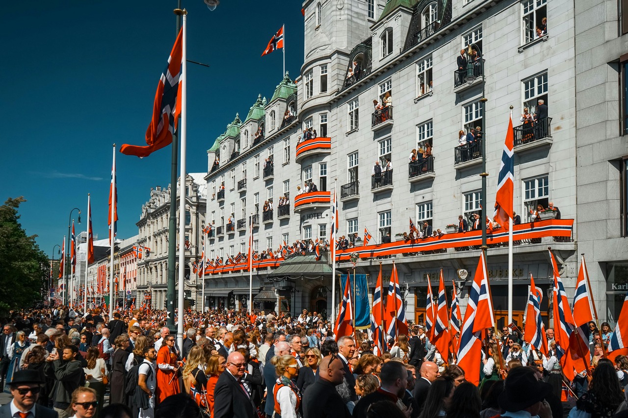 Oslo: The Grand Experience Walking Tour with Lunch or Dinner