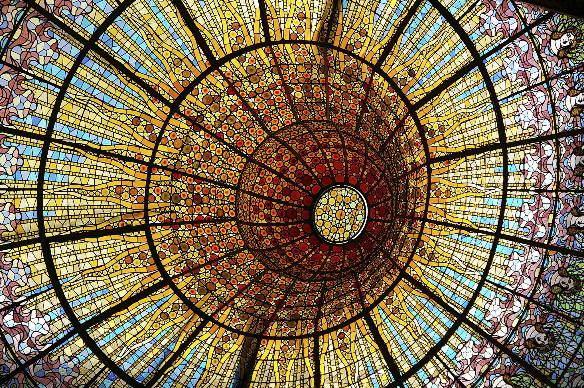 Barcelona: Modernist Masterpieces & Fine Dining Experience