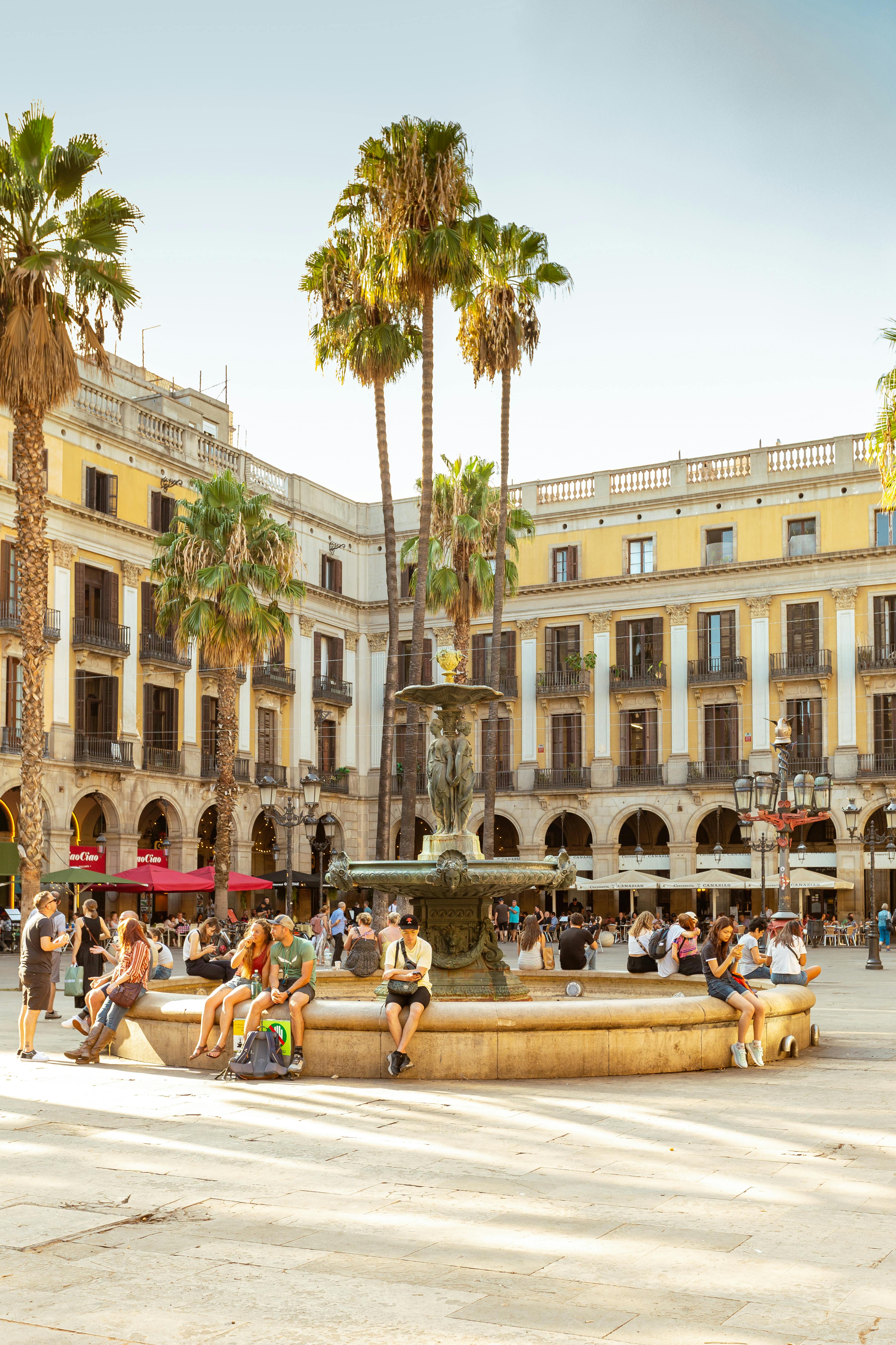 Barcellona: tour artistico del centro storico e spettacolo di flamenco