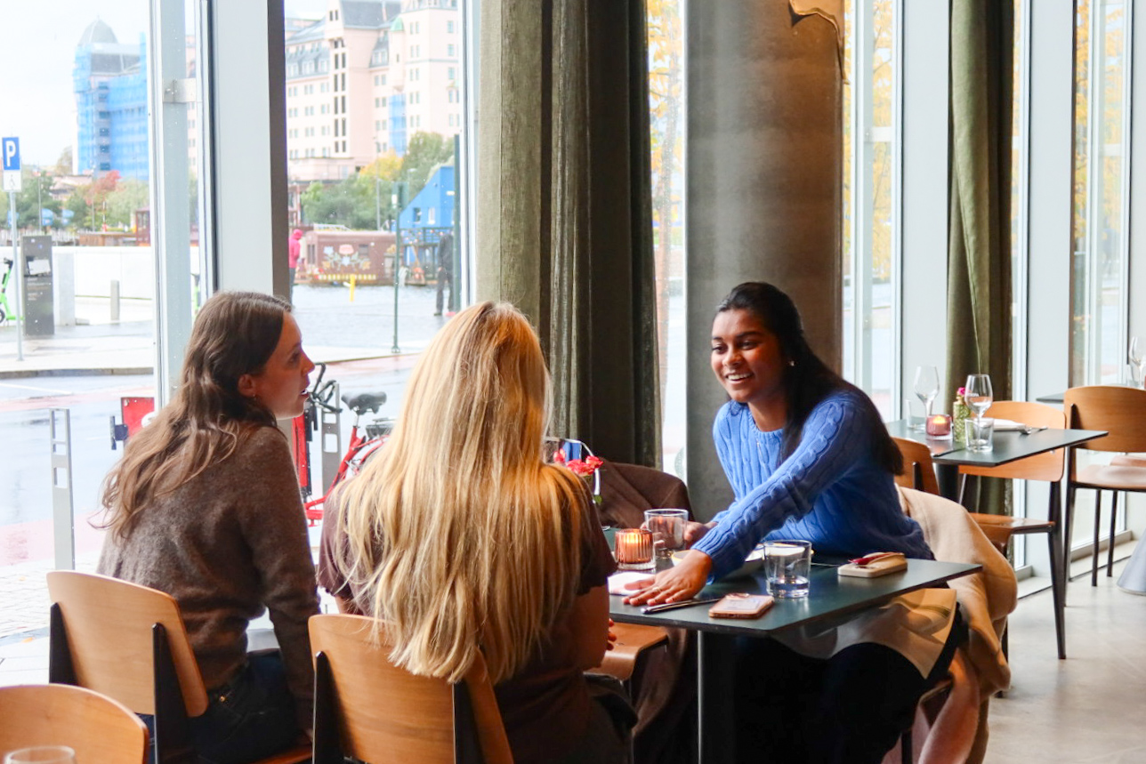 Oslo: City Walk & Traditional Norwegian Dining Experience
