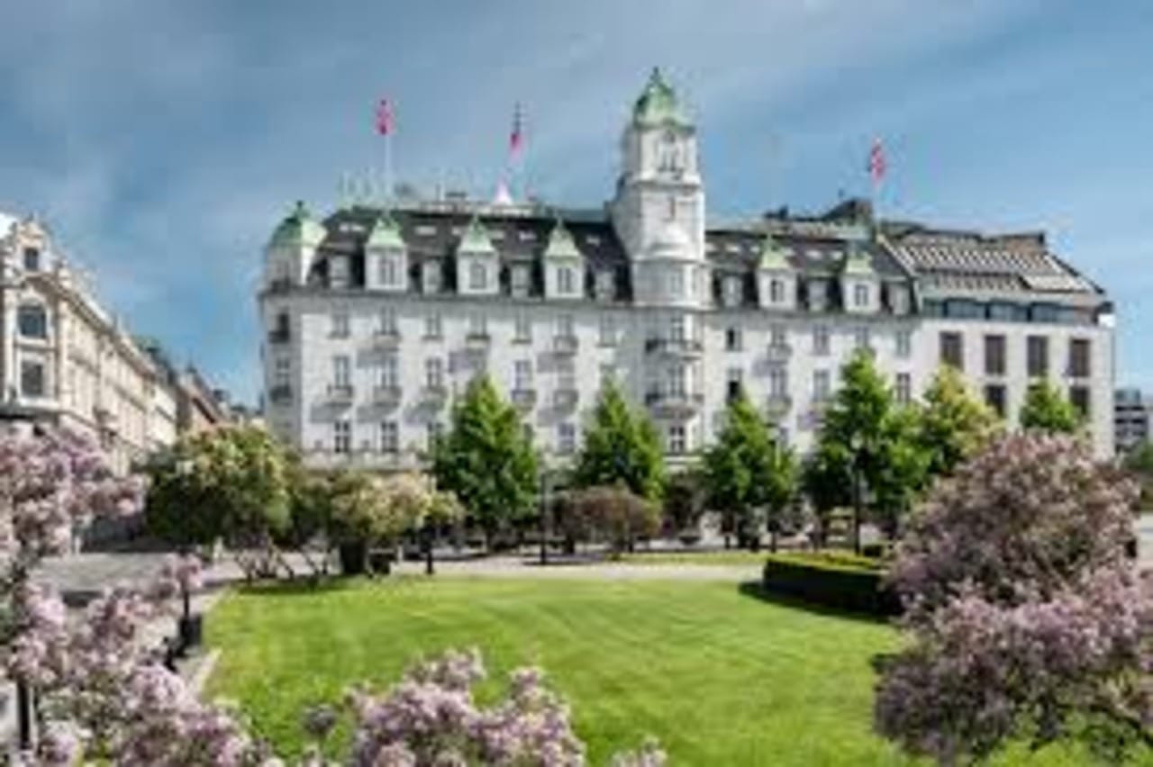 Oslo: The Grand Experience Walking Tour with Lunch or Dinner