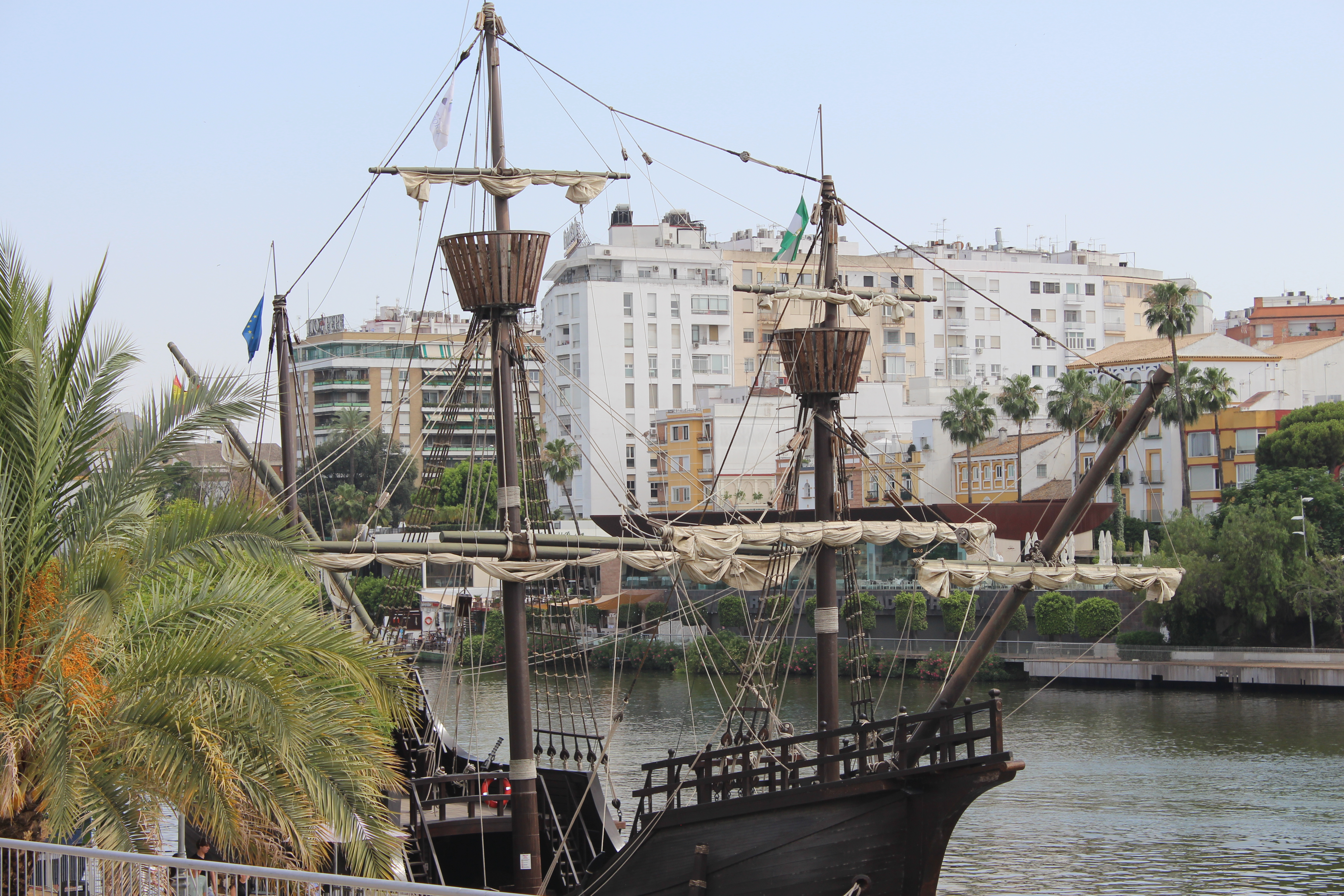 Free Tour: Seville by the Sea and the Golden Age